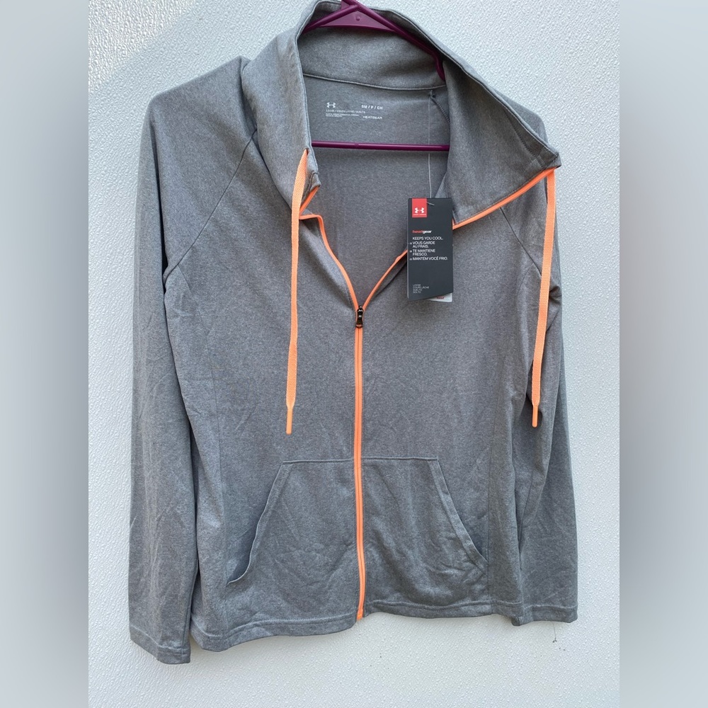 Woman’s under Armour zip up light weight jacket size NWT